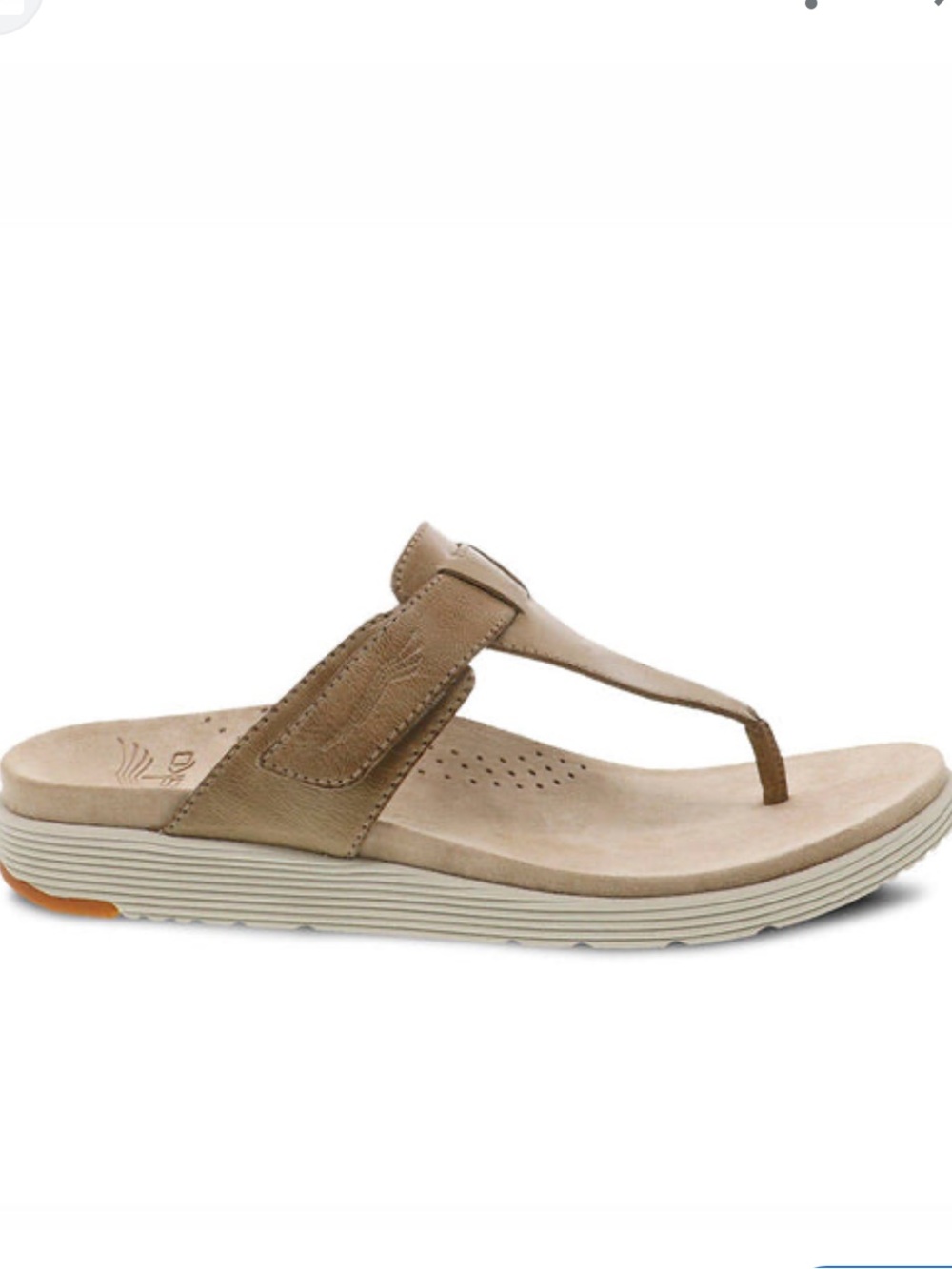 Dansko Cece Tan Leather Thong Sandals Women’s Size 38